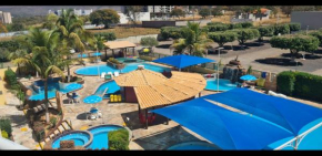 LINDO FLAT com PARQUE AQUÁTICO PERTO DO CENTRO DE CALDAS NOVAS!